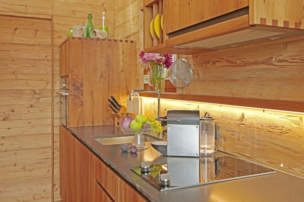 Kuchyň nebo kuchyňský kout v ubytování Das Alm-Chalet-Chiemsee