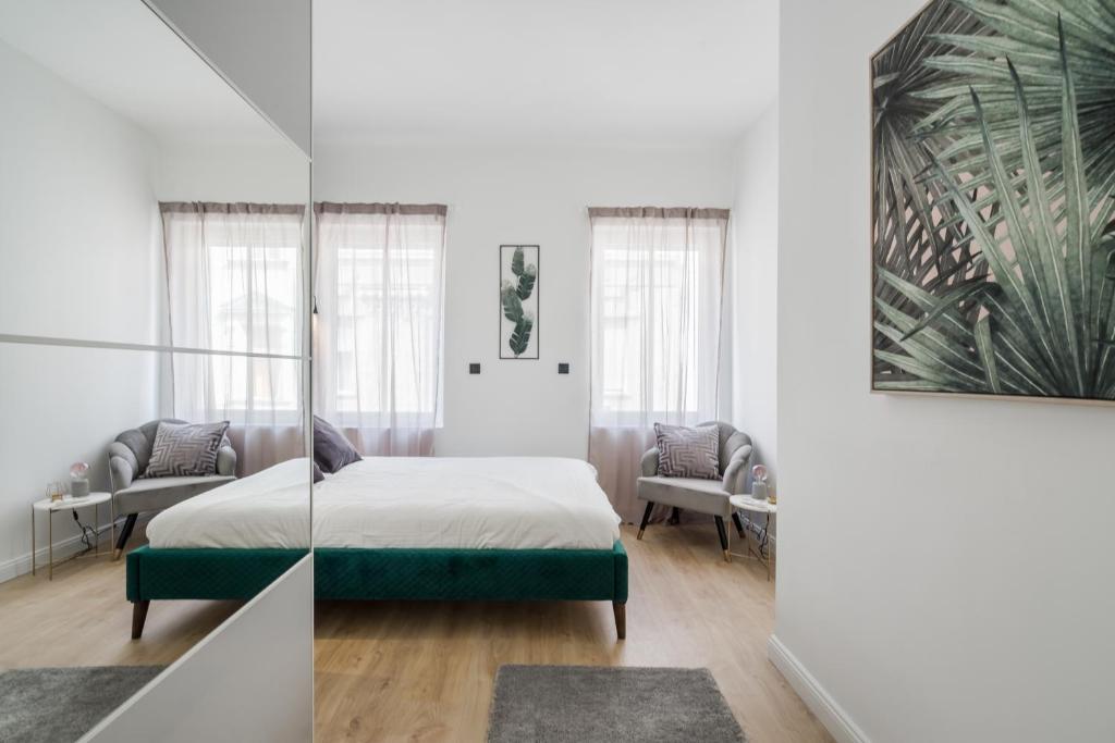 Postel nebo postele na pokoji v ubytování TILIA LUXURY APARTMENT - 3 bedrooms with AC