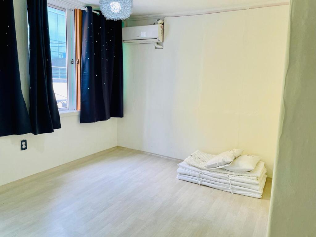 Fotografie z fotogalerie ubytování Backpackers In Yeosu v destinaci Josu