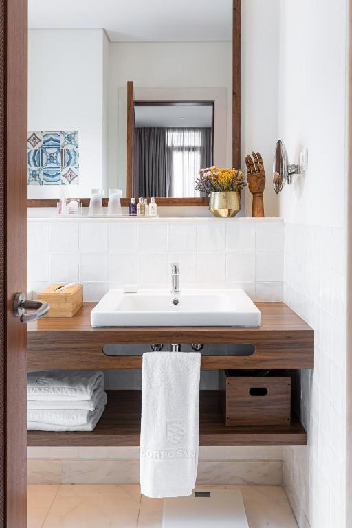 Corpo Santo Lisbon Historical Hotel - Resim 41