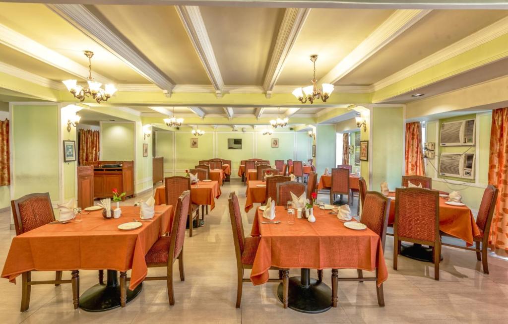 Restaurace v ubytování La-Paz Gardens Beacon Hotel - Vasco da Gama Goa