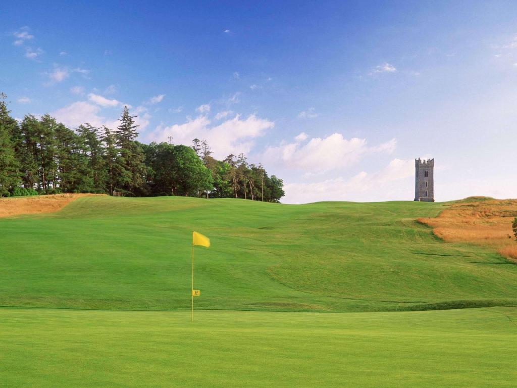 Golf v hotelu nebo okolí