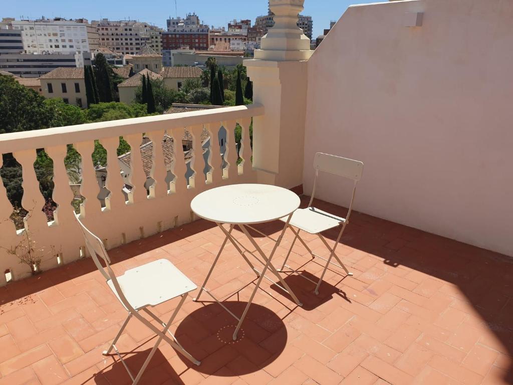 A balcony or terrace at Bonito estudio en el centro de Valencia