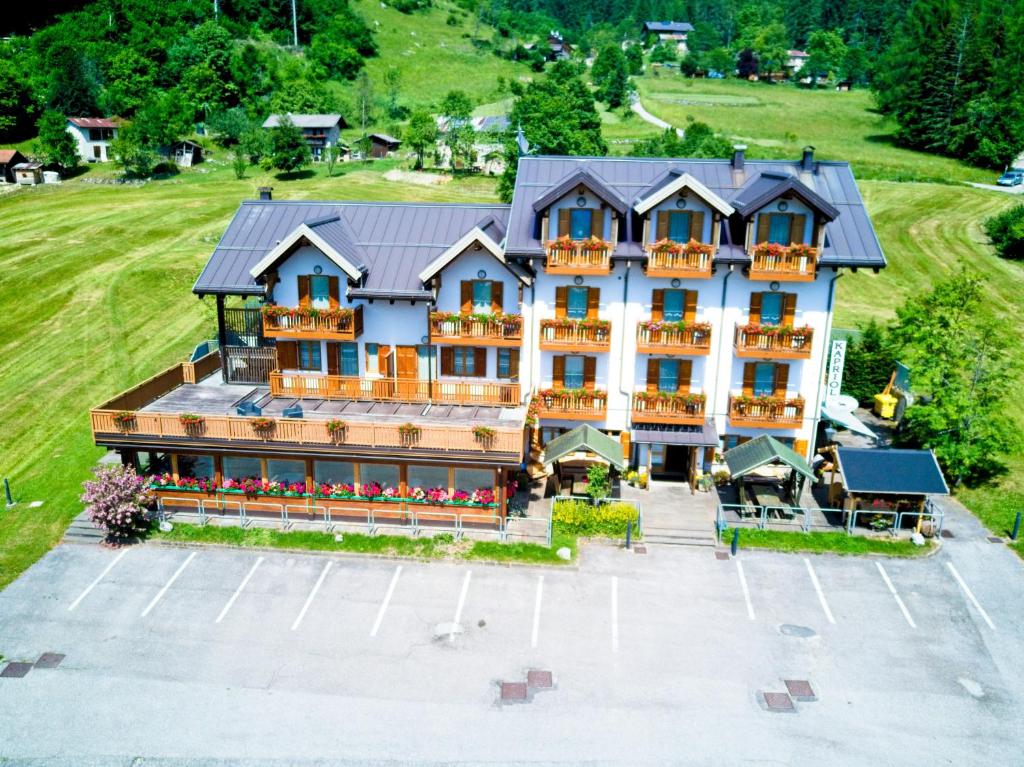 Budova, kde se hotel nachází