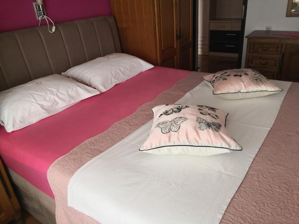 Posteľ alebo postele v izbe v ubytovaní Guest house Irena