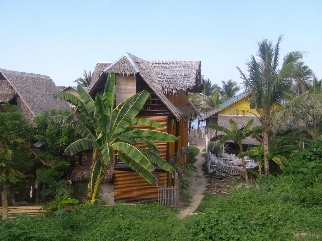 Zahrada ubytování Paras Inn Boracay