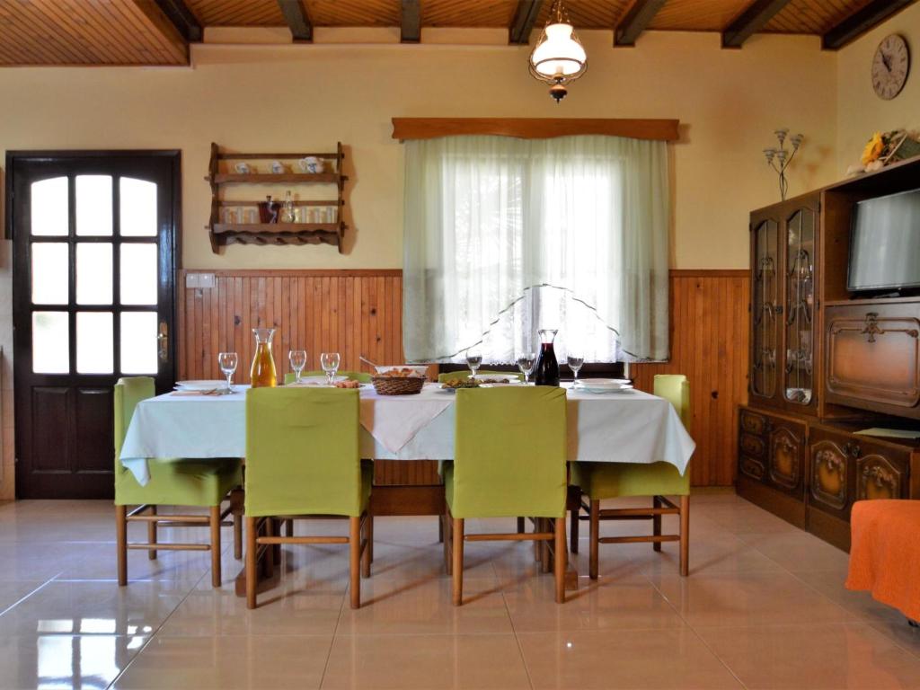 TV a/nebo společenská místnost v ubytování Holiday Home Milka 1 by Interhome