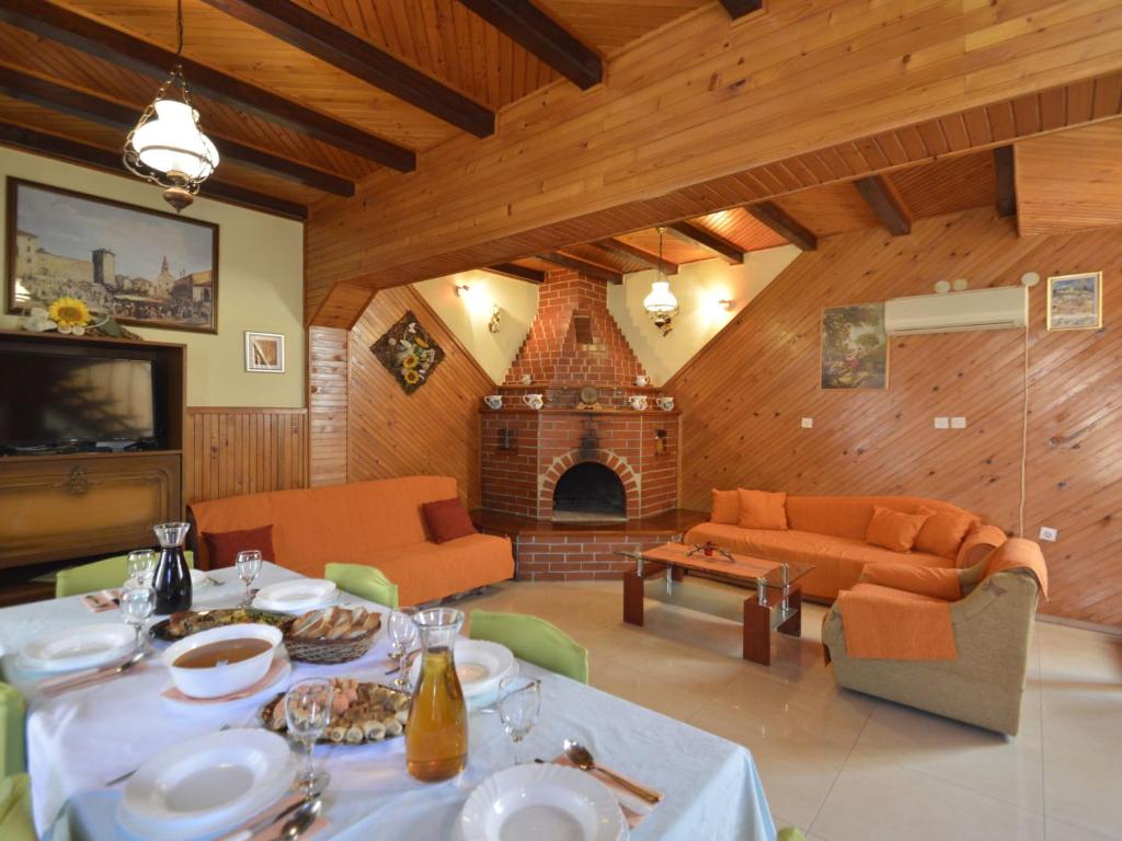 Posezení v ubytování Holiday Home Milka 1 by Interhome