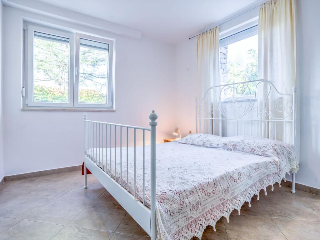 Posteľ alebo postele v izbe v ubytovaní Apartment File-6 by Interhome