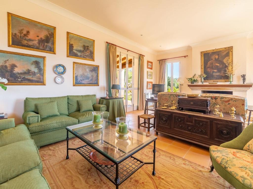 Posezení v ubytování Villa Son Maguet by Interhome