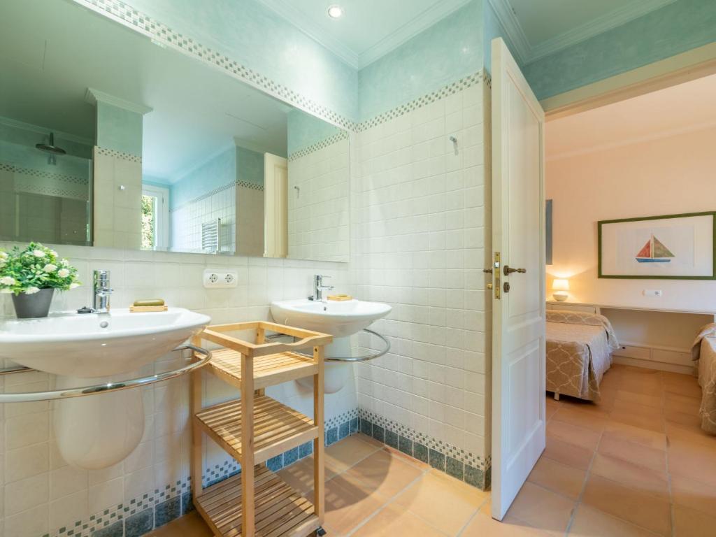 Postel nebo postele na pokoji v ubytování Villa Son Maguet by Interhome
