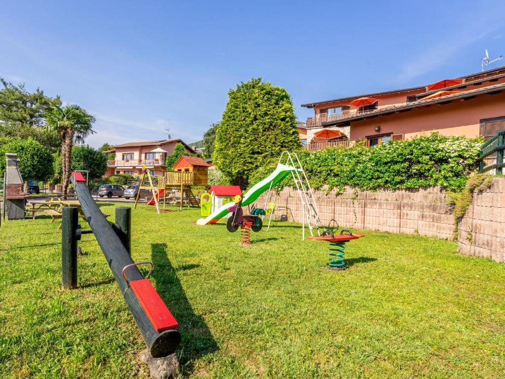 Vonkajšia záhrada v ubytovaní Apartment Residenza Agrifoglio-15 by Interhome