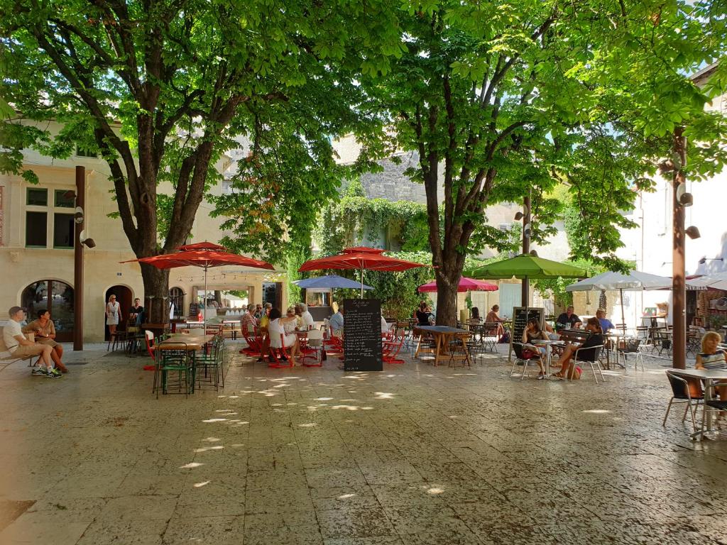 Το κτήριο όπου στεγάζεται  το διαμέρισμα