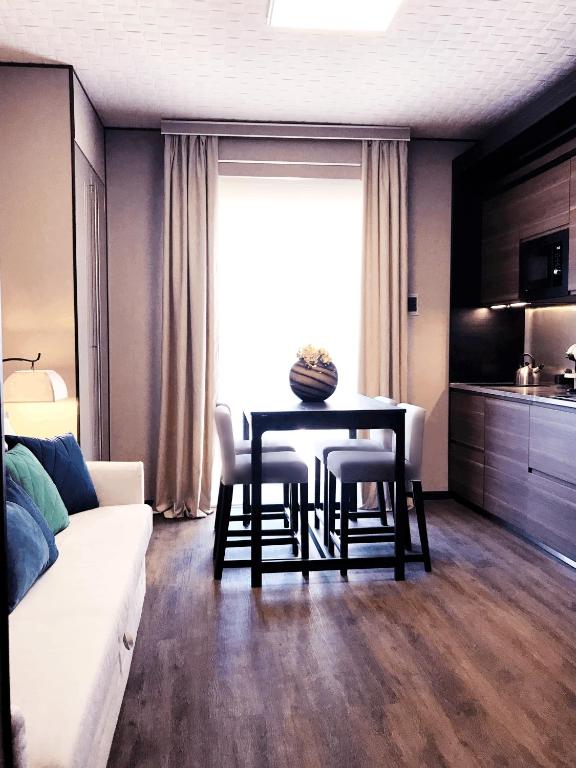A seating area at VILLA MARRONE - Relais -