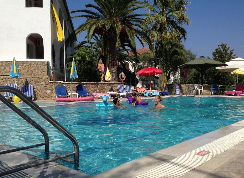 Bazén v ubytování Mathraki Resort nebo v jeho okolí