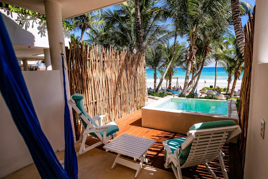 Bazén v ubytování Cabanas Tulum- Beach Hotel & Spa nebo v jeho okolí