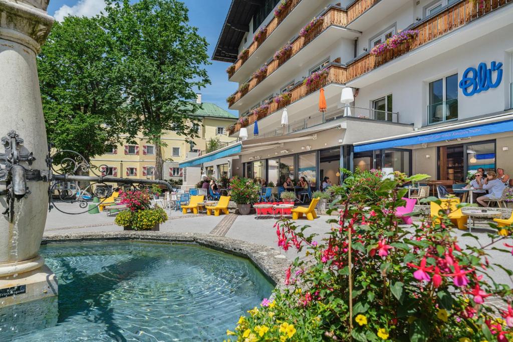 Bazén v ubytování Hotel Blü Gastein nebo v jeho okolí