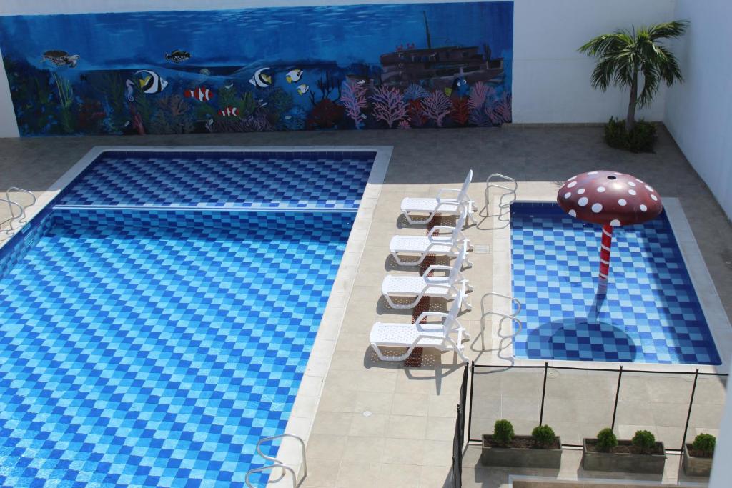 Bazén v ubytování Hotel Mar del Plata nebo v jeho okolí