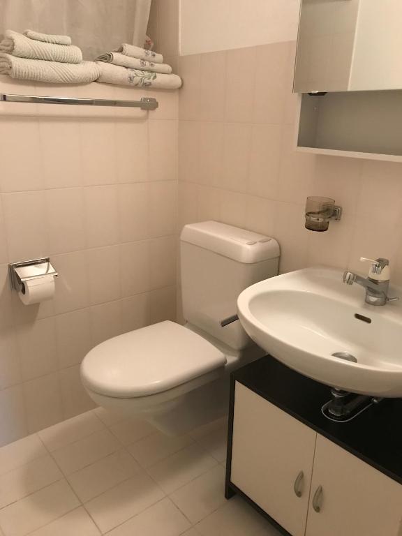 Bilik mandi di Casa Vignole-Badasci