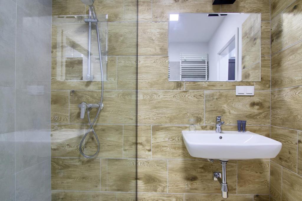 Apartments IN - Chmielewskiego - Resim 9