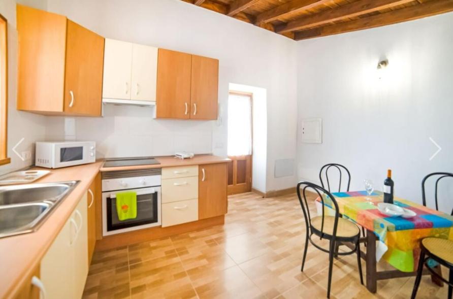 Kuchyňa alebo kuchynka v ubytovaní La casa del bisa
