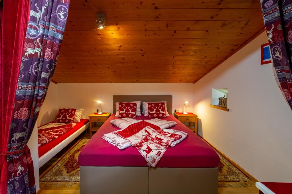 Postel nebo postele na pokoji v ubytování Designer-Chalets