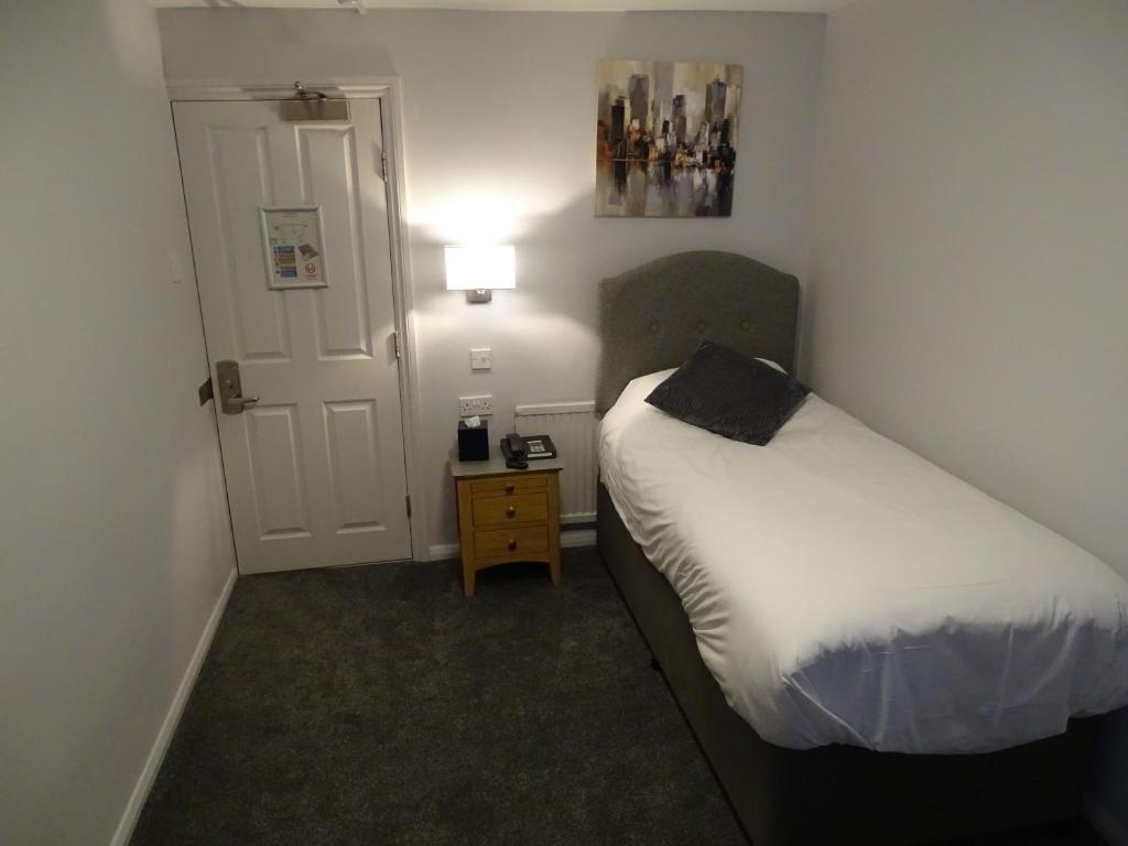 
Single Room
