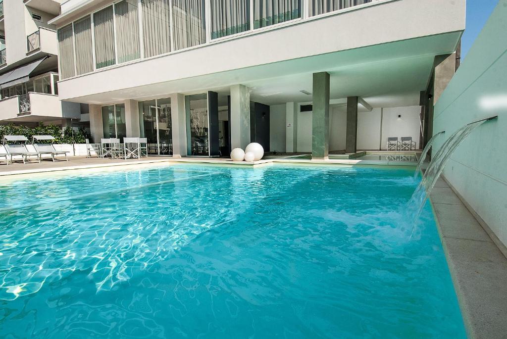 Bazén v ubytování Hotel Niagara nebo v jeho okolí