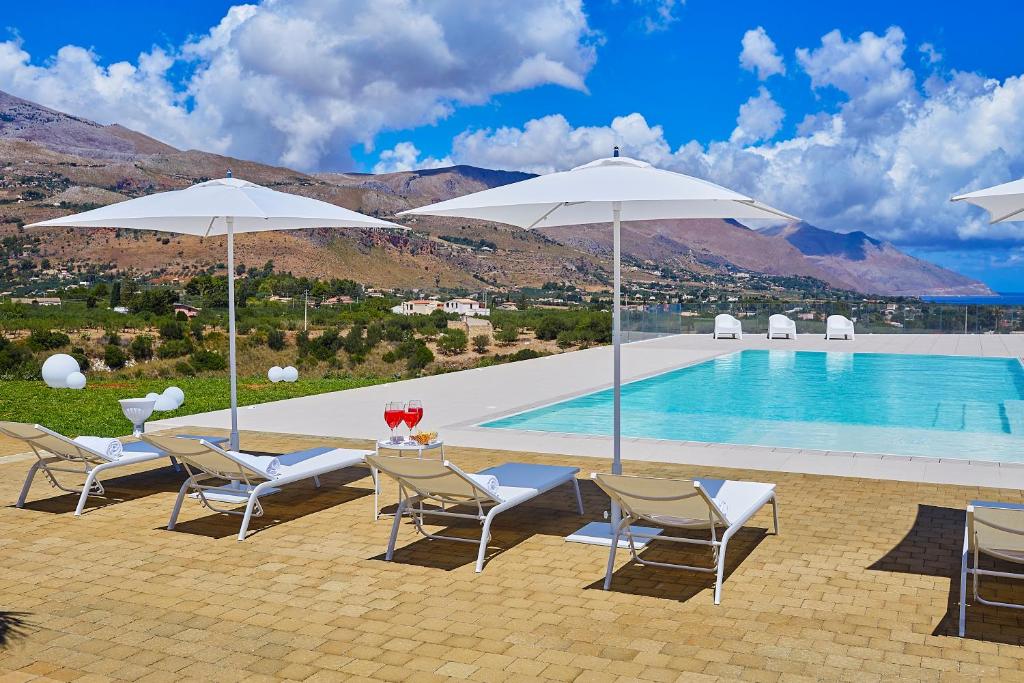 The swimming pool at or close to Villa Etesiae