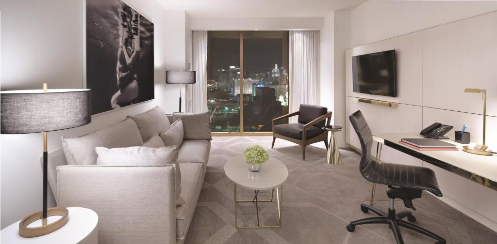 W Las Vegas - W Escape Strip View King Suite