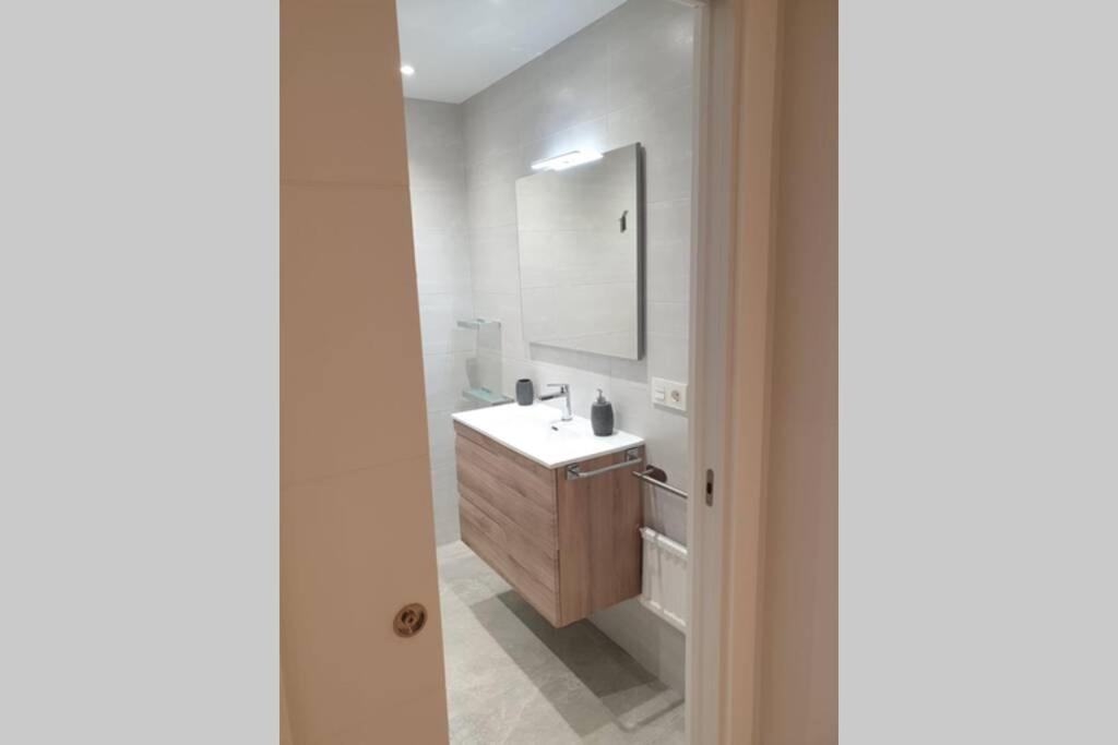 A bathroom at Apartamento recién reformado en Barakaldo