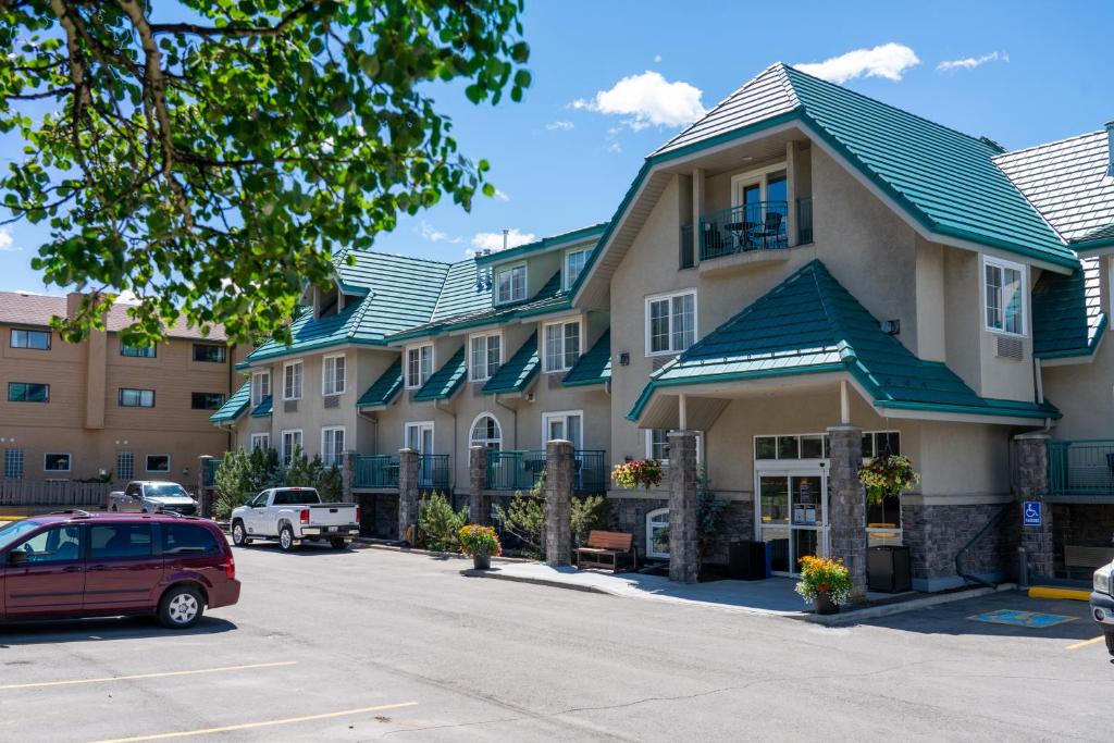 Pocaterra Inn & Waterslide - Resim 12