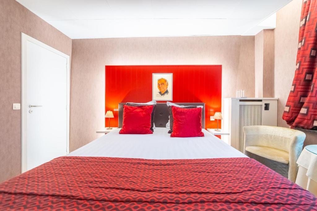 Hotel Het Gheestelic Hof by CW Hotel Collection房間的床