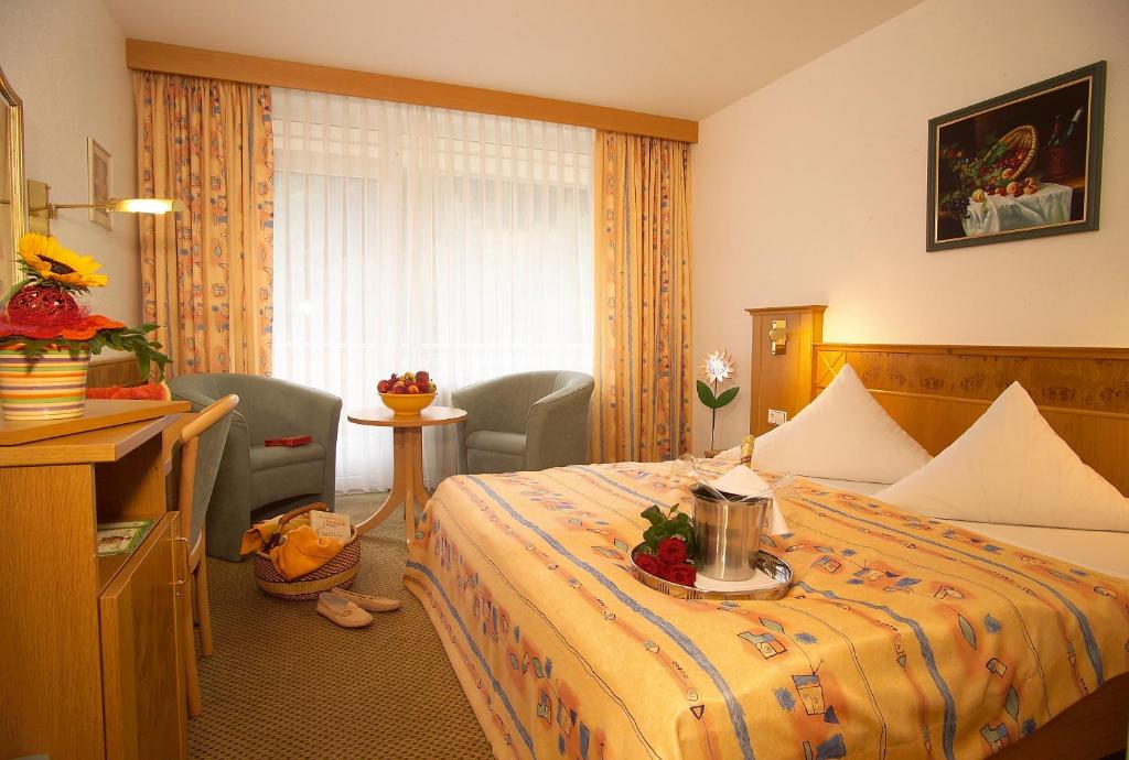 Hotel Hirsch mit Café Klösterle - Habitación Doble Con Balcón