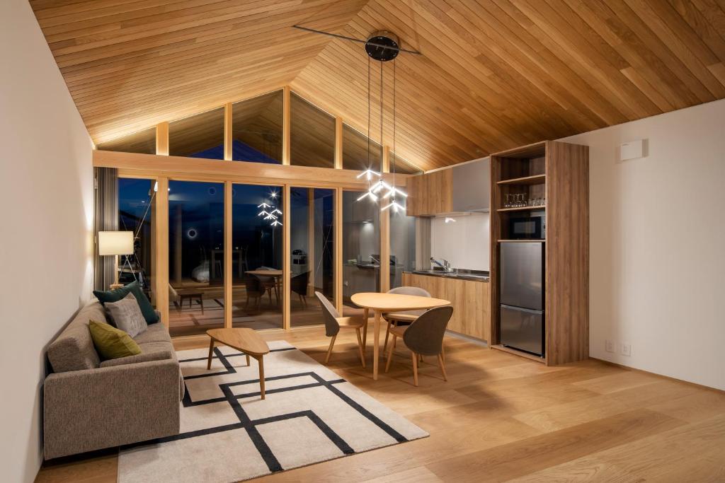 Kuchyň nebo kuchyňský kout v ubytování Terrace Villa Eon