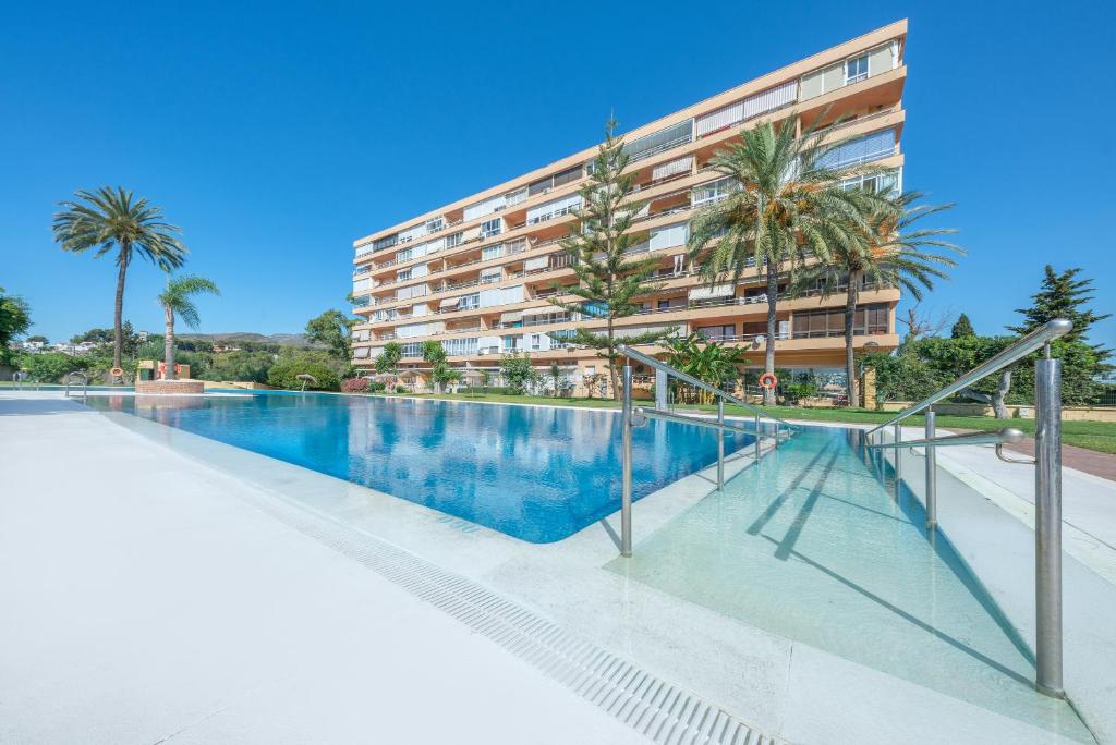 Bazén v ubytovaní Apartment - Studio La Torre alebo v jeho blízkosti