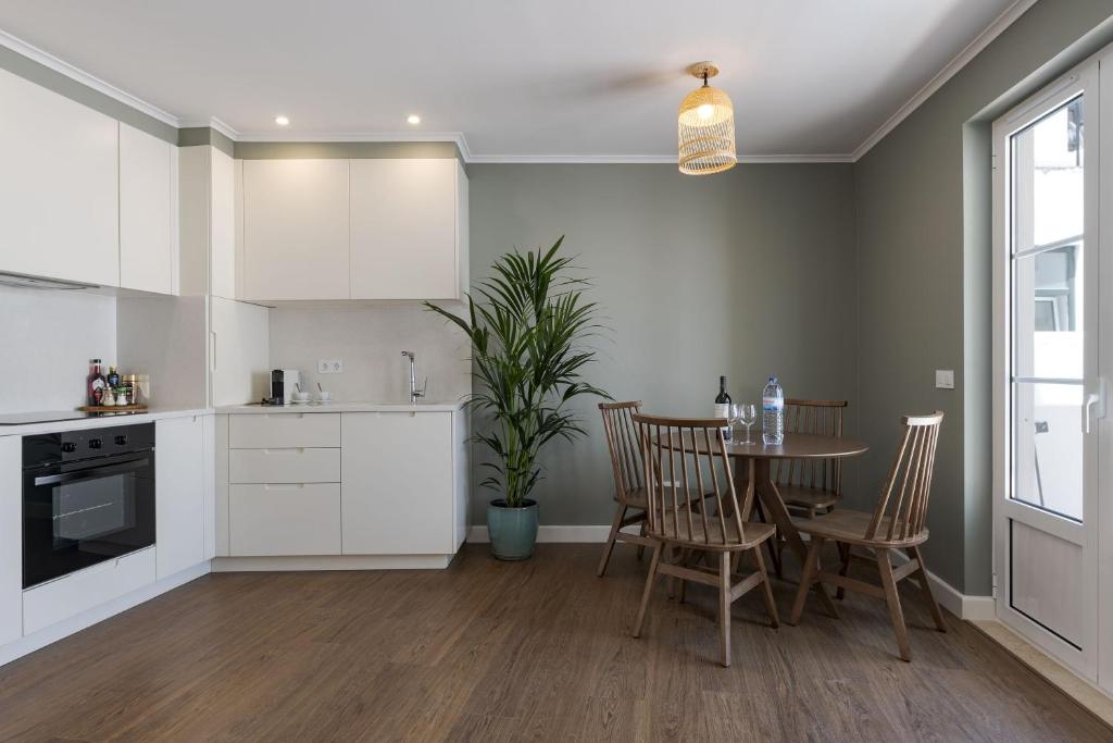 Peixeira Studios and Apartments - Квартира с двумя спальнями