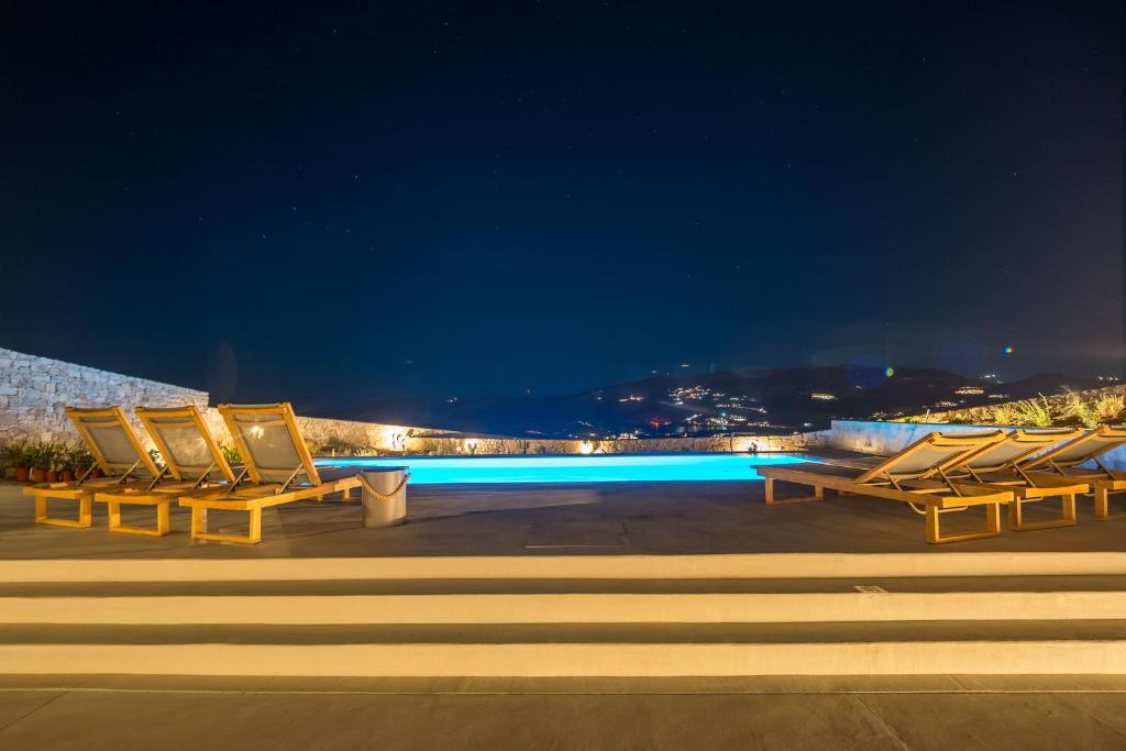 Basen w obiekcie Amarelo Suites lub w pobliżu
