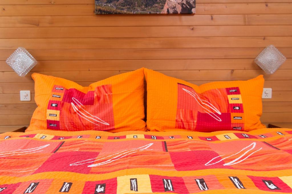 Postel nebo postele na pokoji v ubytování Am Biel Saas-Fee