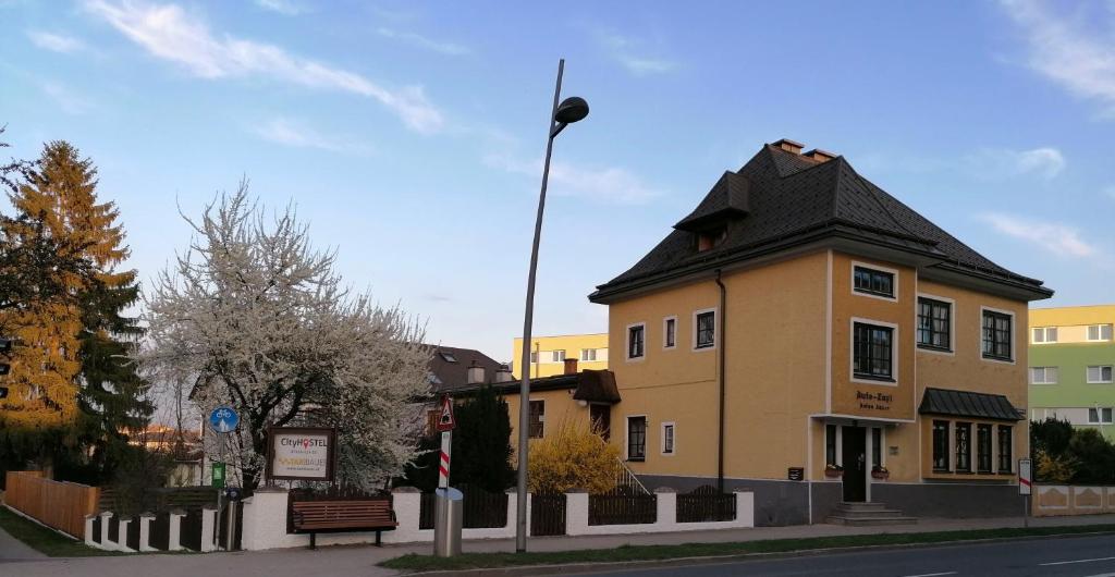 Budova, kde se hostel nachází