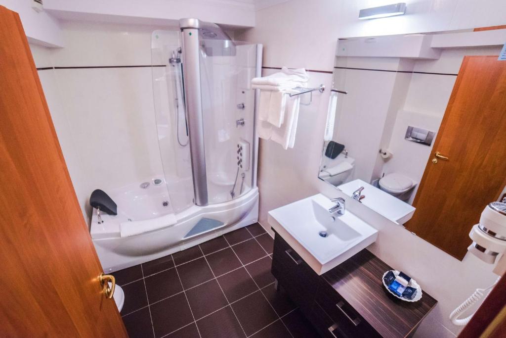 Best Western Plus Lido Hotel - Resim 37