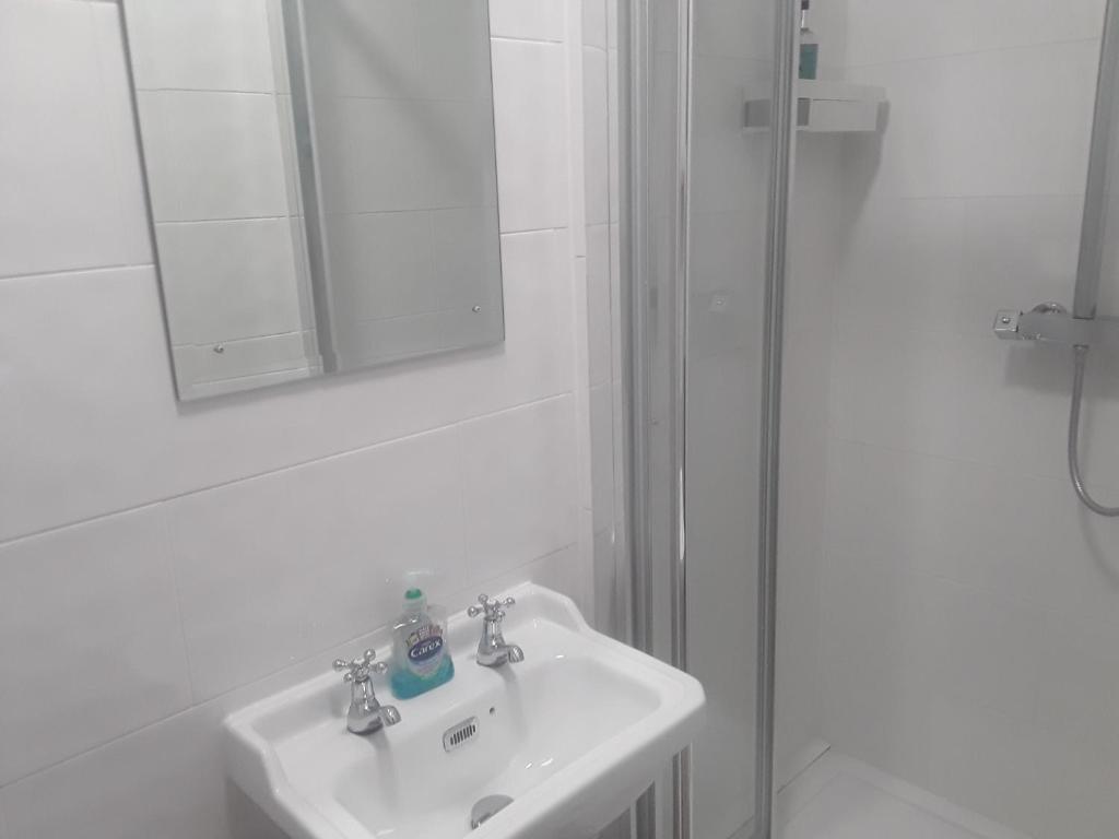 Lincoln House - Resim 7