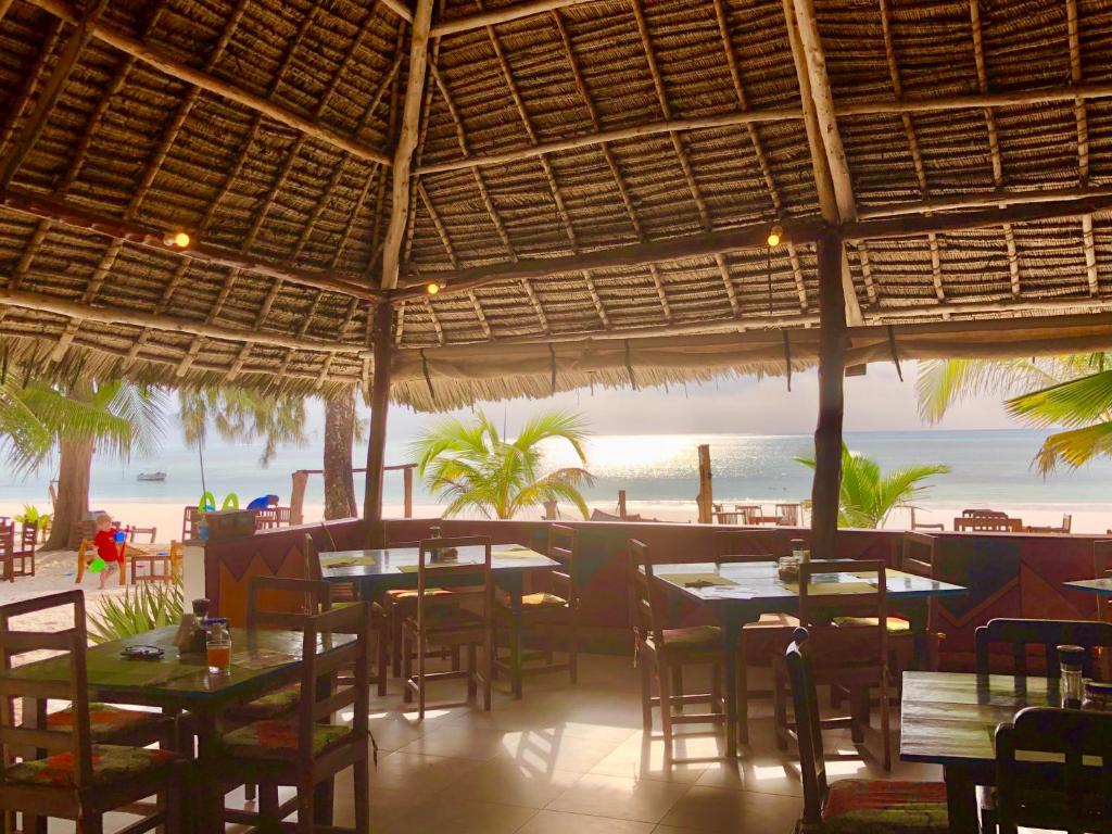 Ресторан / где поесть в Simba Beach Zanzibar