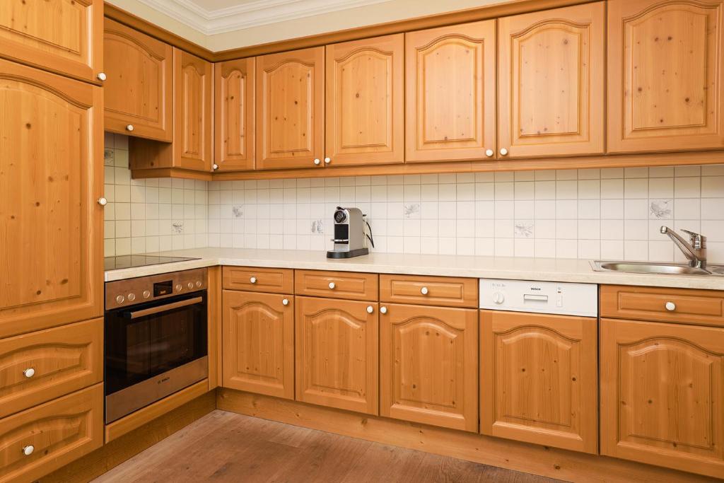 A kitchen or kitchenette at Living Central