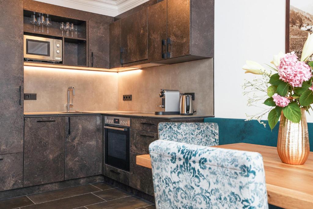 A kitchen or kitchenette at Living Central