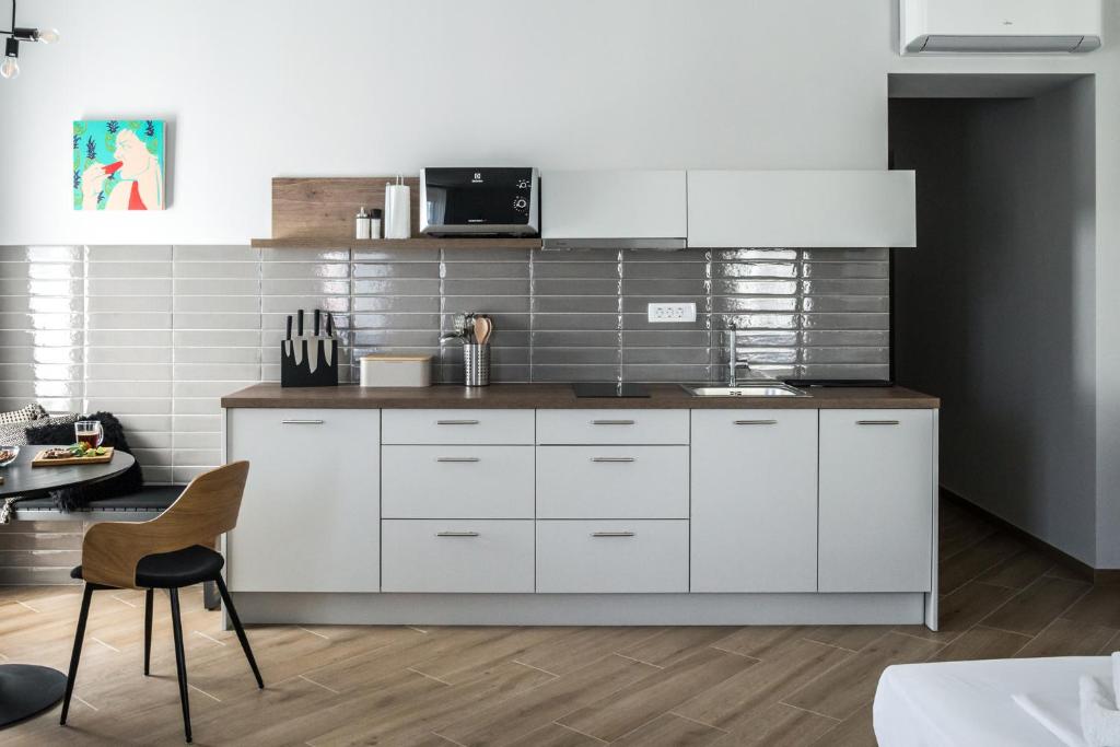 Kuchyňa alebo kuchynka v ubytovaní Dolac apartments