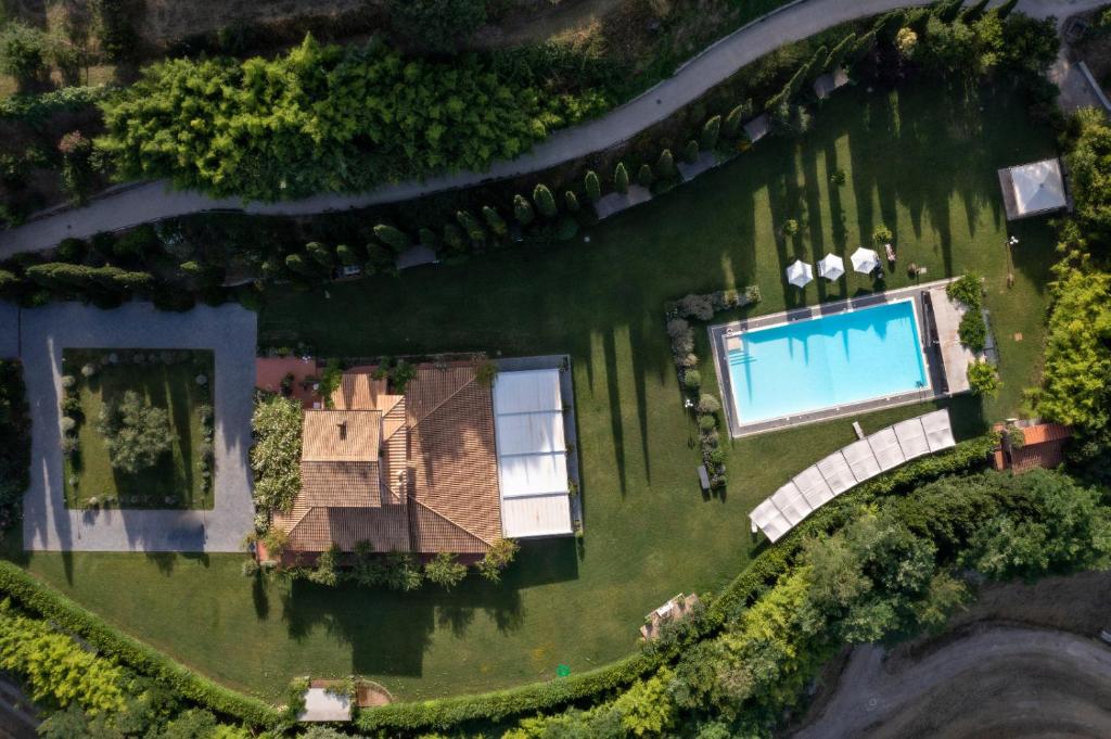 Bazén v ubytování L'Olivo Country Resort & SPA nebo v jeho okolí