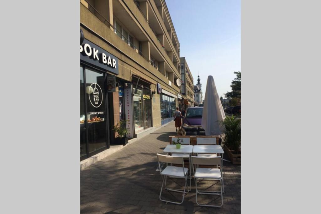Reštaurácia alebo iné gastronomické zariadenie v ubytovaní Apartament Warszawa Centrum-blisko Starego Miasta