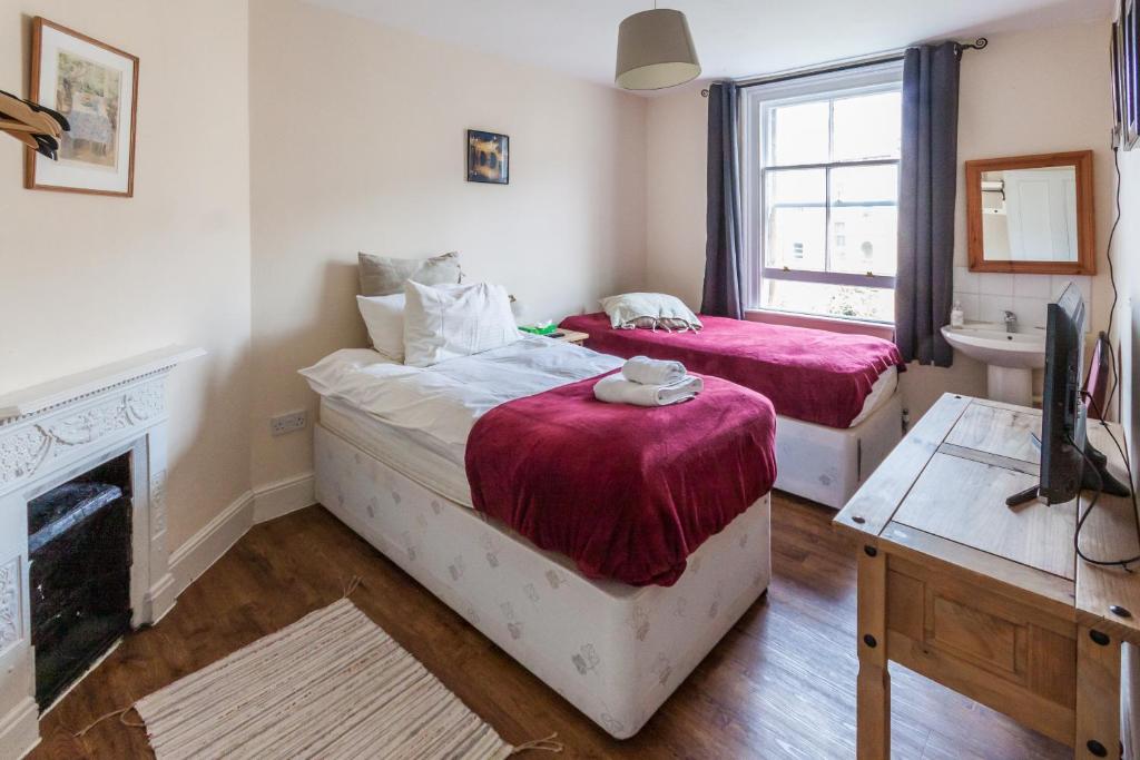 10 Grove St - Bath Holiday Suites - Two-Bedroom Suite