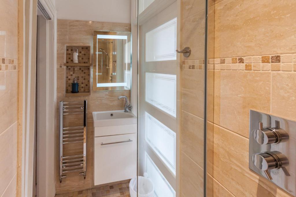 10 Grove St - Bath Holiday Suites - Superior Apartment